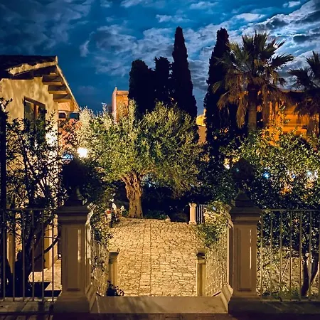 Dimora Archimedea לינה וארוחת בוקר