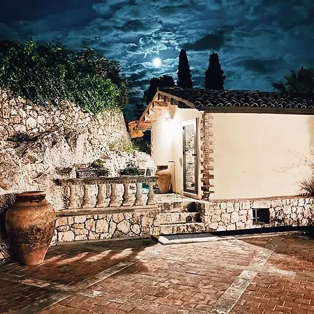 Dimora Archimedea فندق مبيت وإفطار